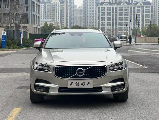 Volvo V90