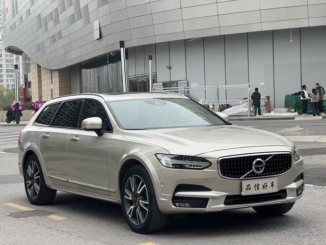 Volvo V90