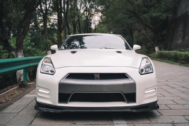 Nissan GT-R