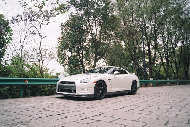 Nissan GT-R