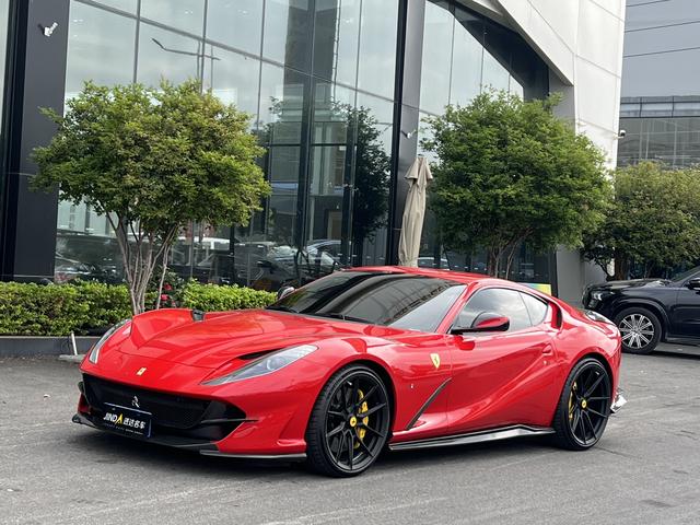 Ferrari 812