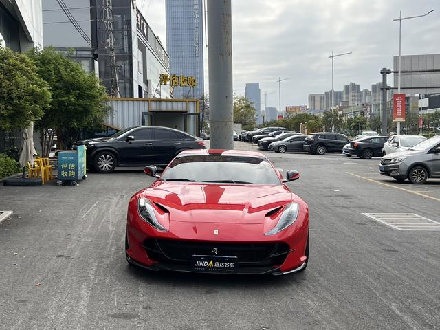 Ferrari 812