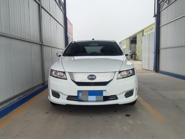 BYD e6