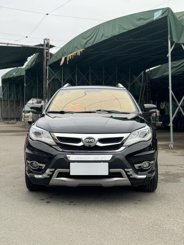 BYD S7