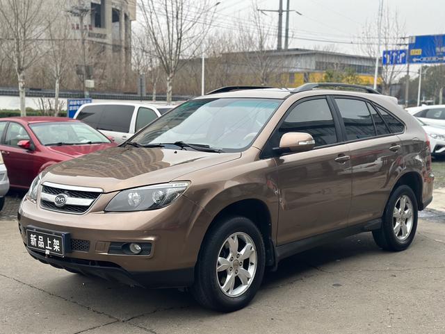 BYD S6