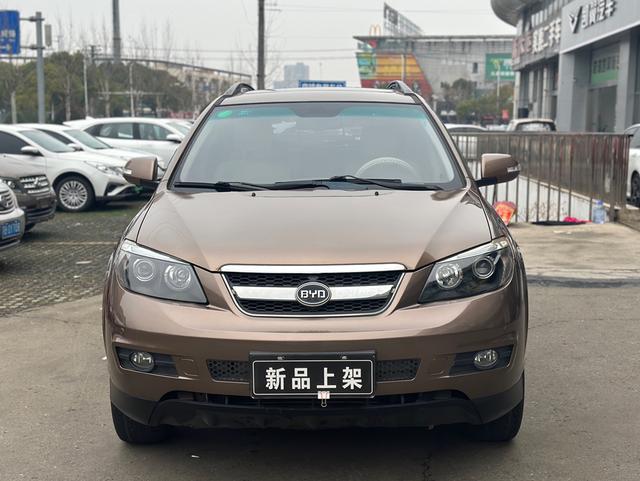 BYD S6