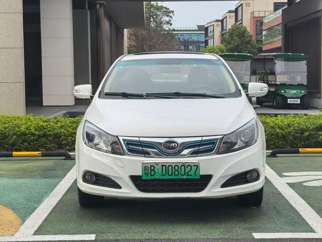 BYD e5