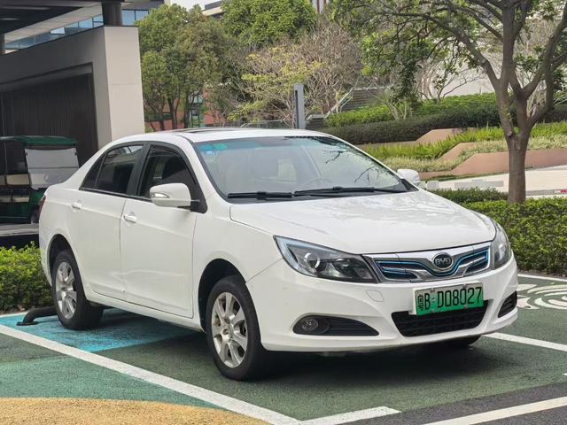 BYD e5