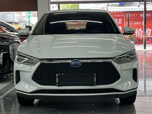 BYD e2