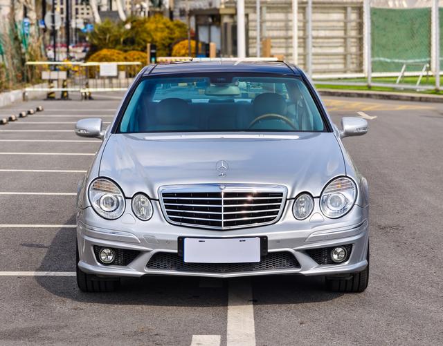 Mercedes-Benz E-Class (imported)  из Китая