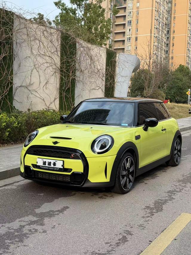 MINI MINI