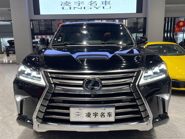 Lexus LX