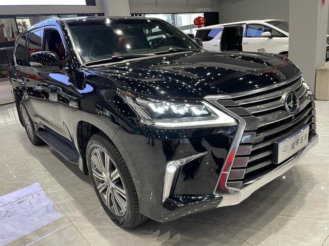 Lexus LX