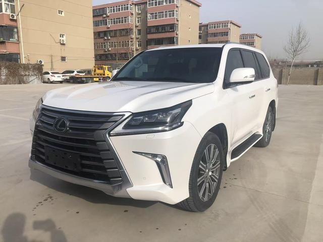 Lexus LX