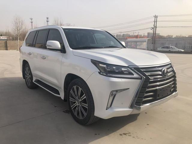 Lexus LX