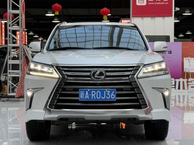 Lexus LX