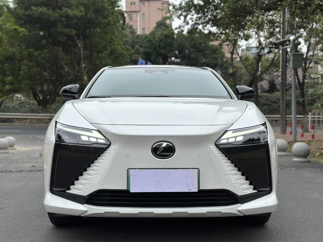 Lexus RZ