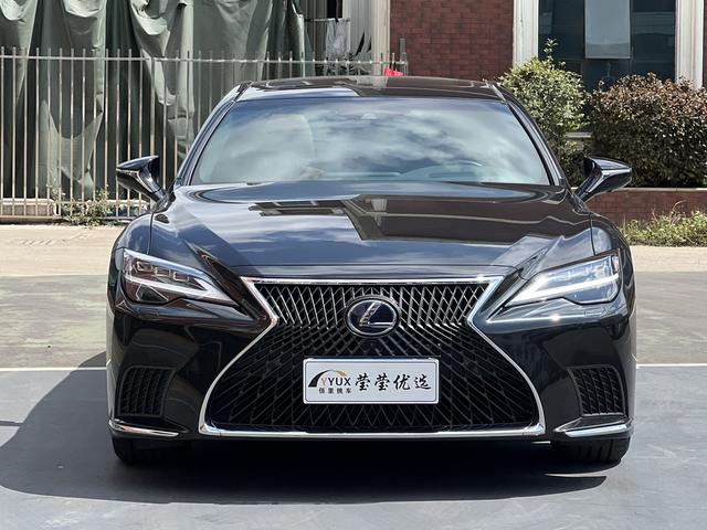 Lexus LS