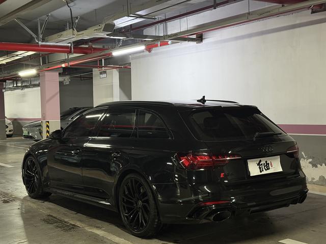 Audi RS 4