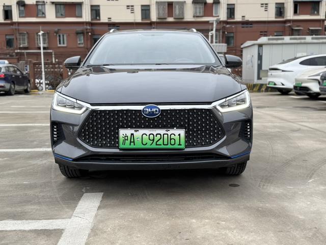 BYD e2