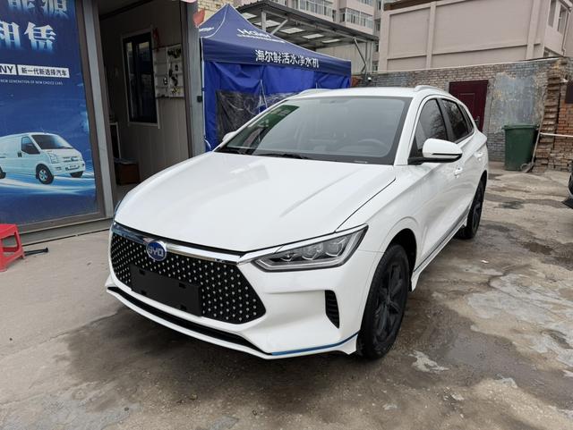 BYD e2