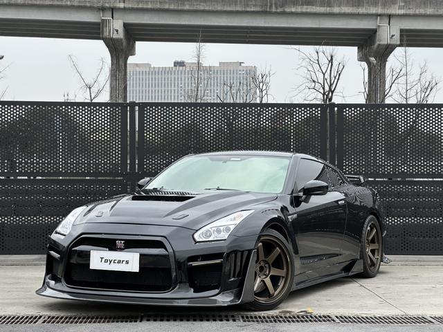 Nissan GT-R