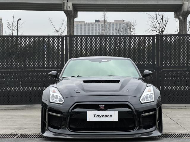 Nissan GT-R