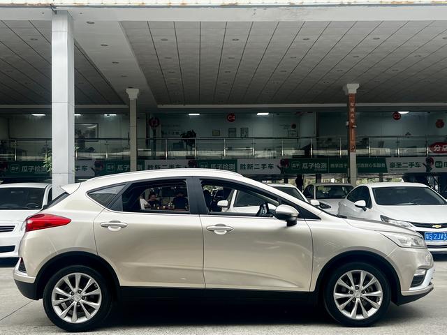 Geely Emgrand GS