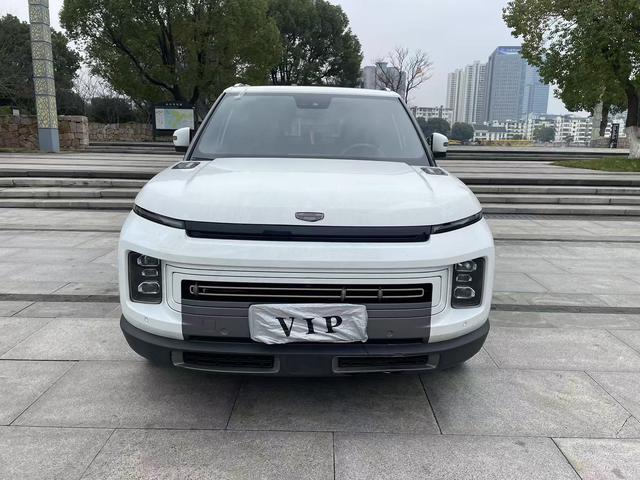 Geely ICON