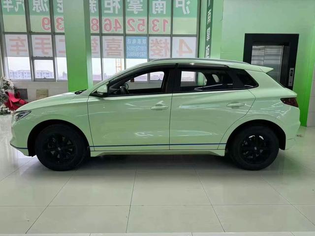 BYD e2