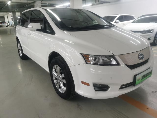 BYD e6