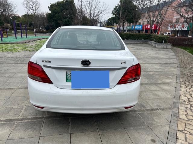 BYD e5