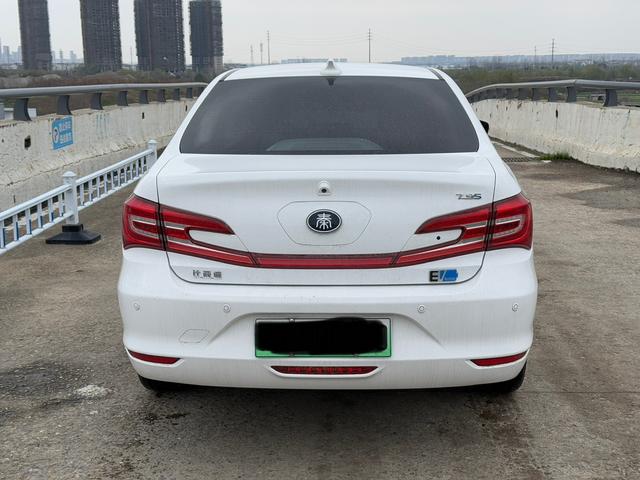 BYD QinEV