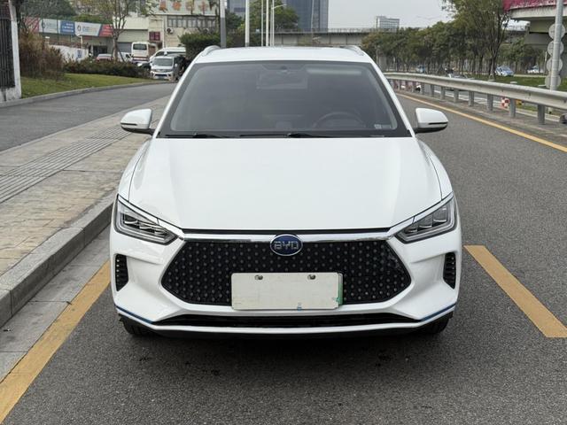 BYD e2