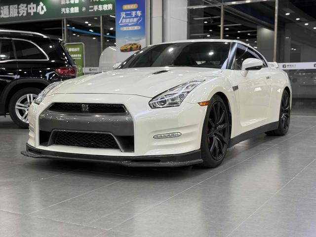 Nissan GT-R