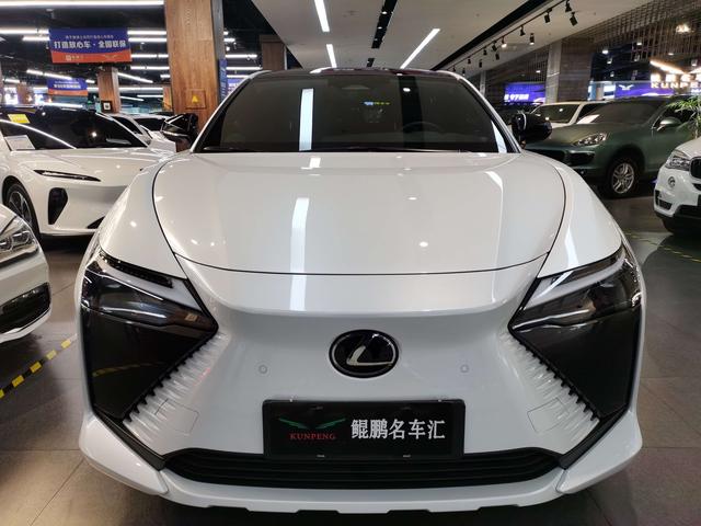 Lexus RZ