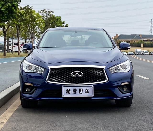 Infiniti Q50L