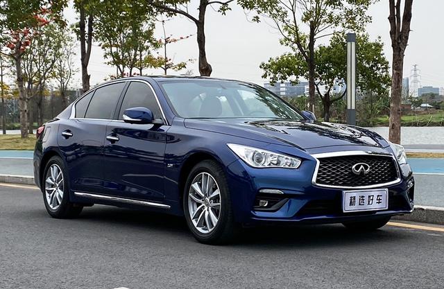 Infiniti Q50L