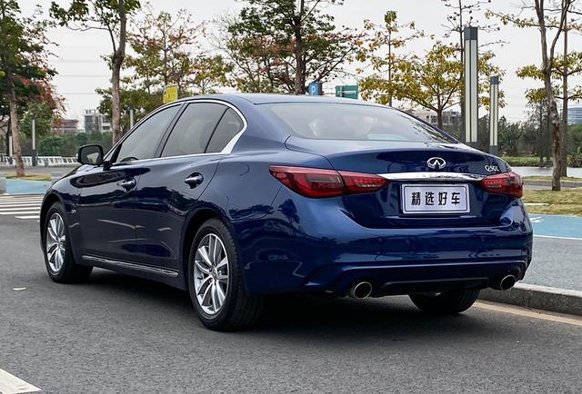 Infiniti Q50L