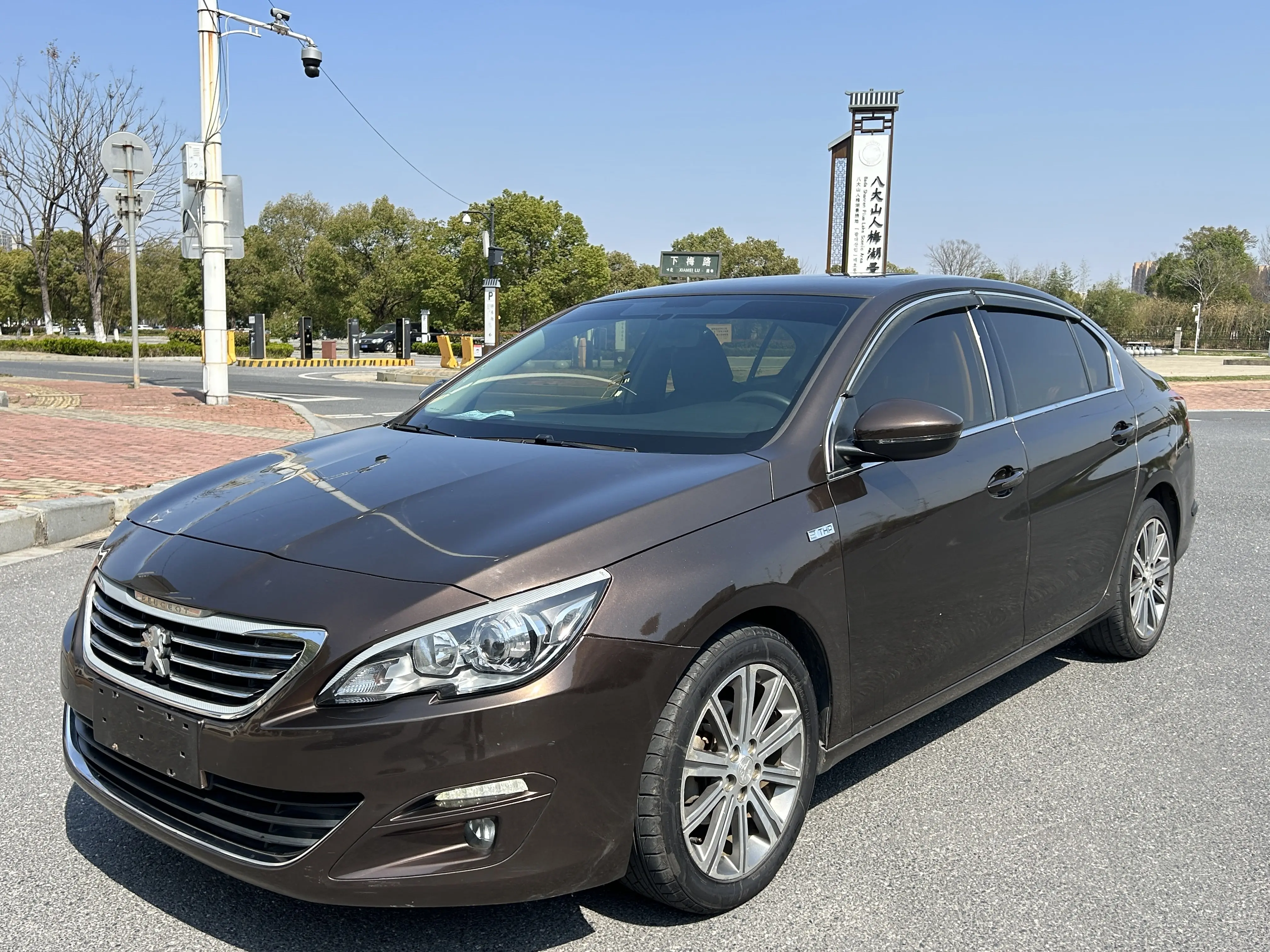 Peugeot 408