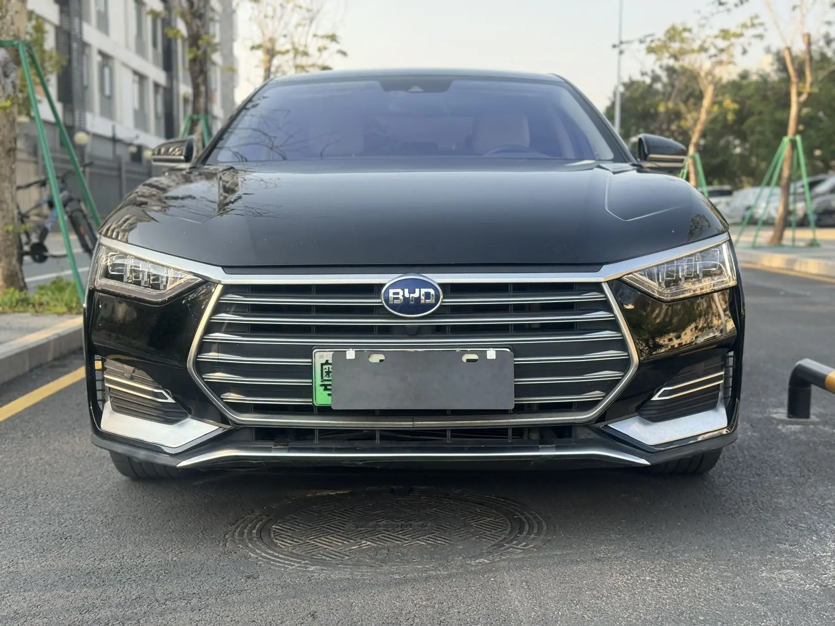 BYD e9