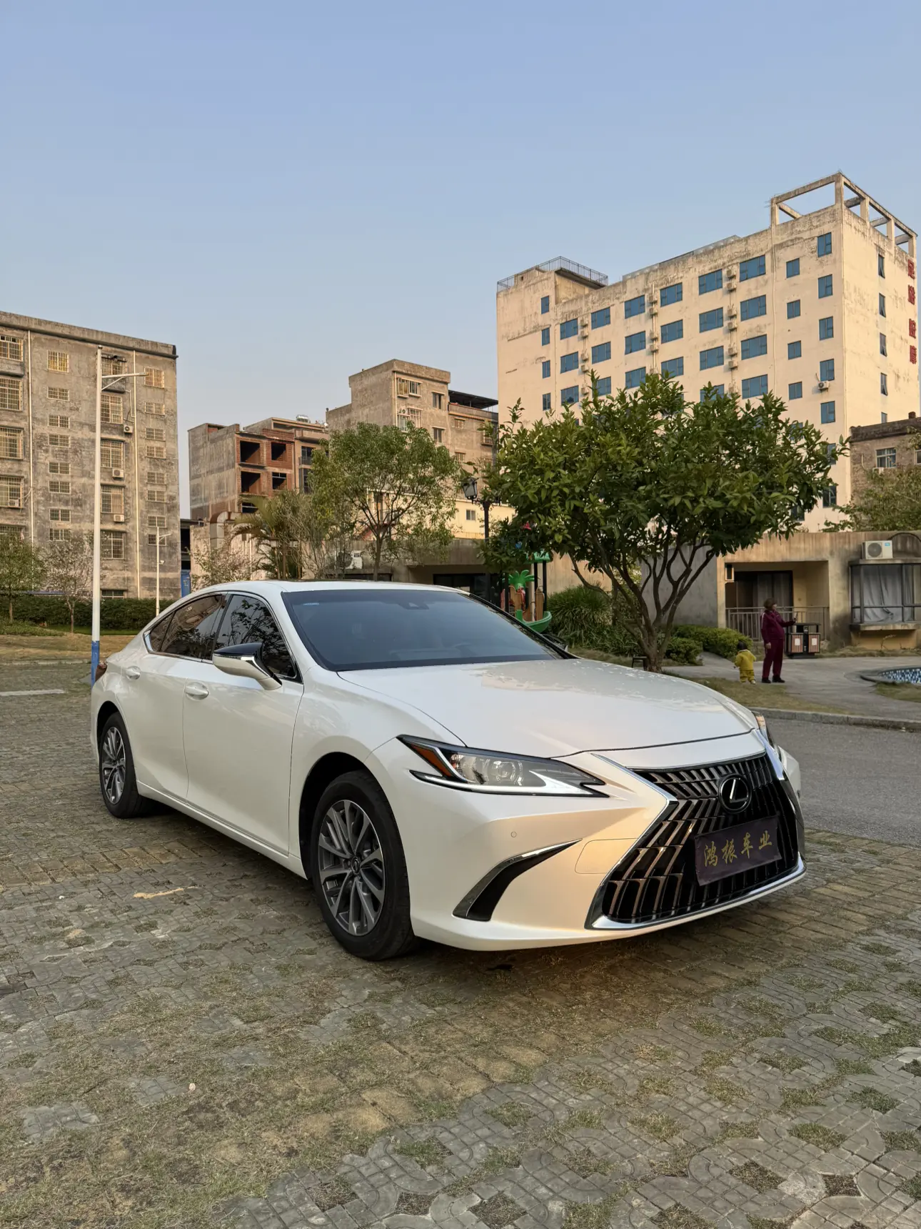 Lexus ES