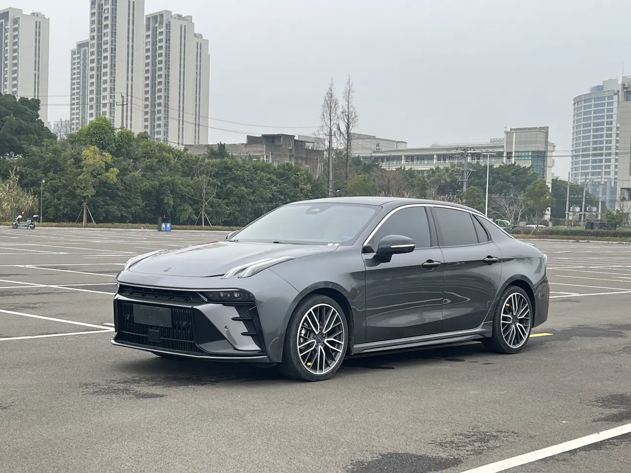 Lynk & Co 03