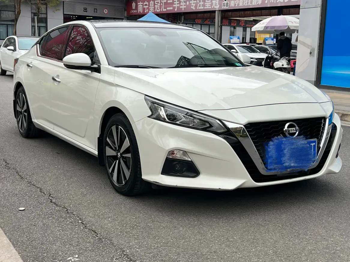 Nissan Altima