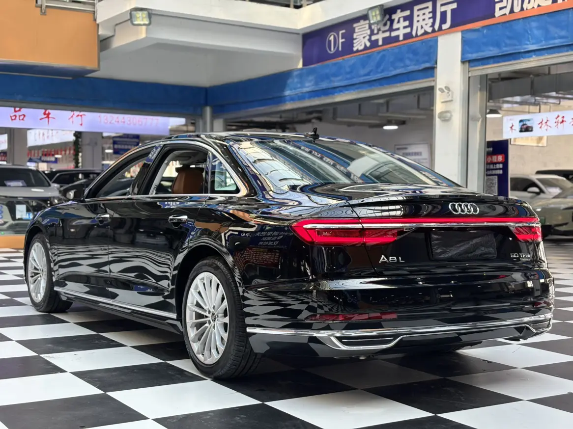 Audi A8