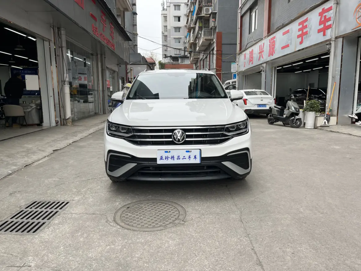 Volkswagen Tiguan L