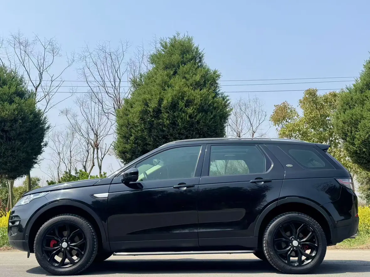 Land Rover Discover the magic