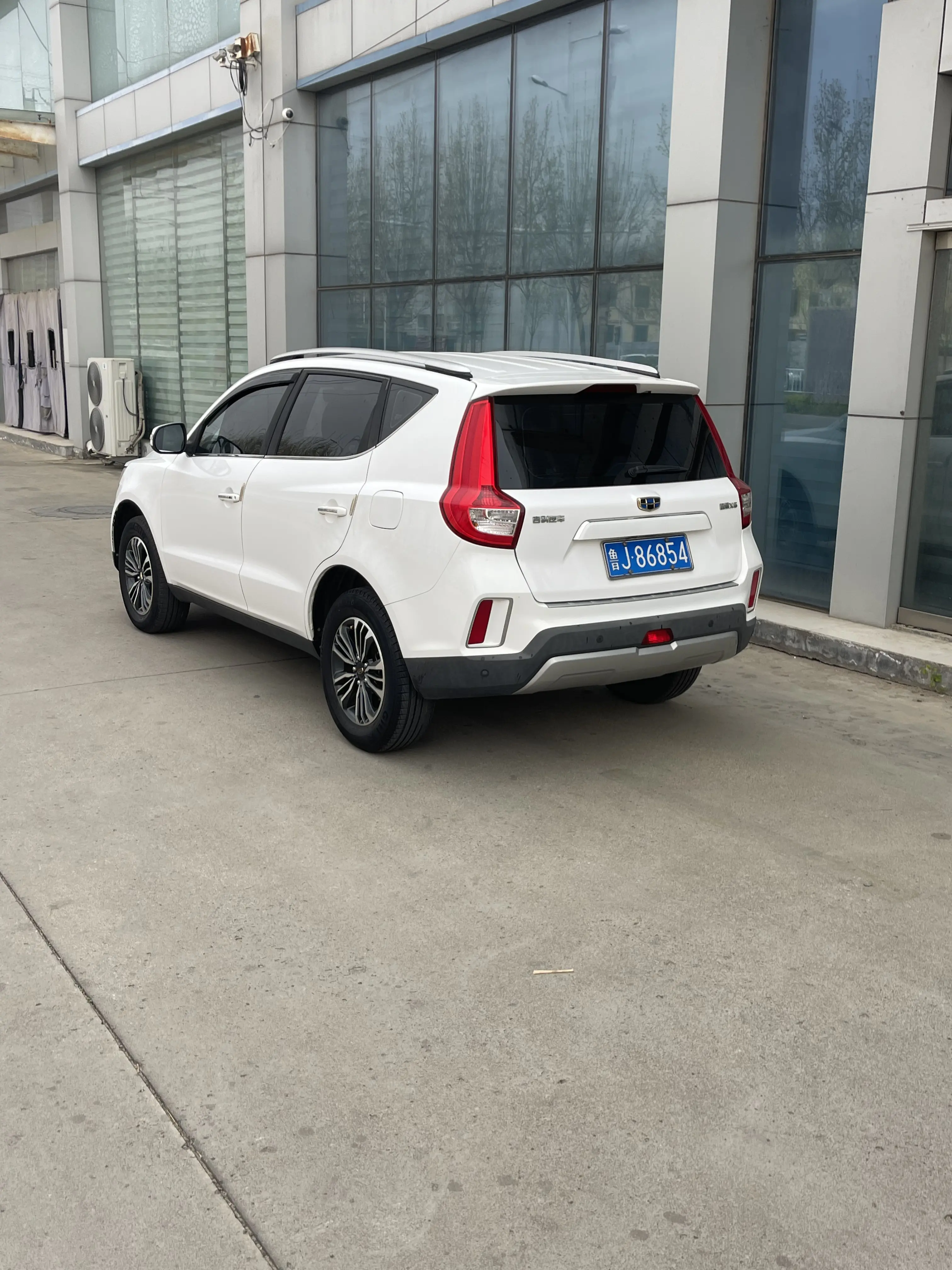 Geely Vision X6