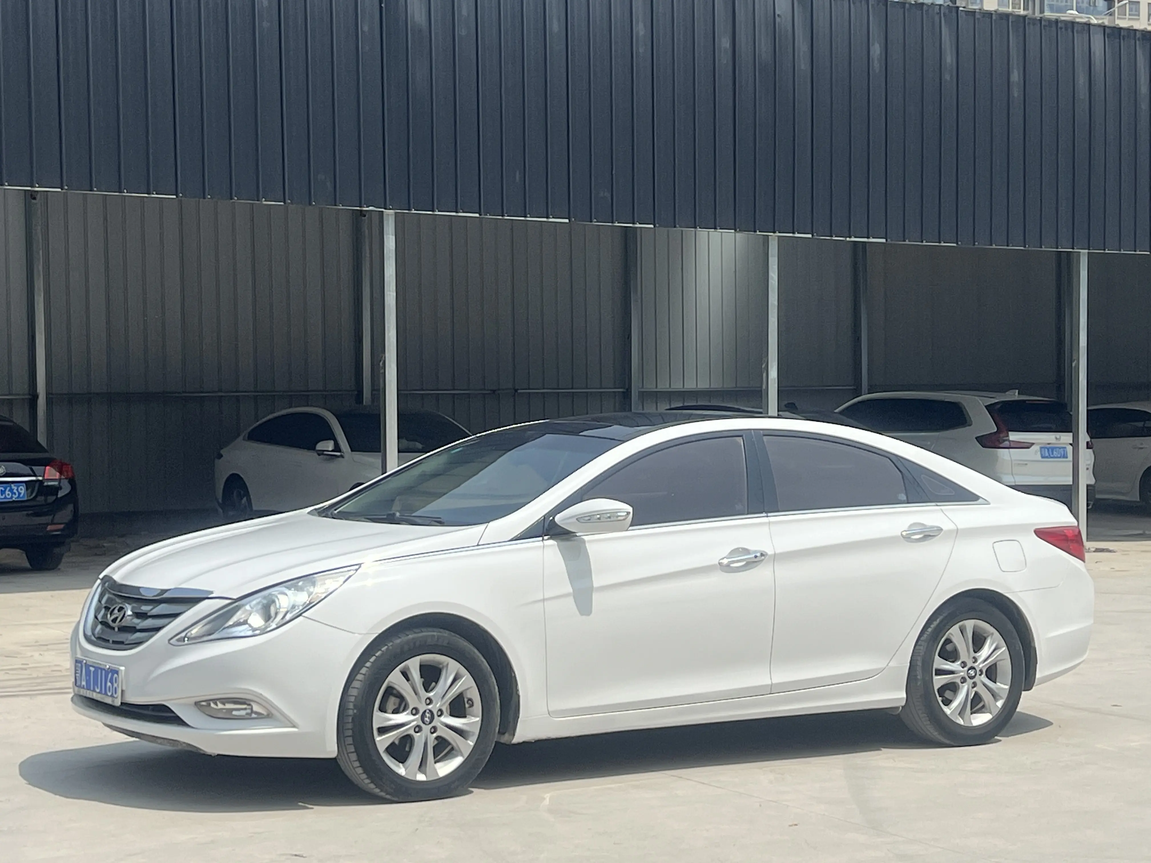 Hyundai Sonata eight