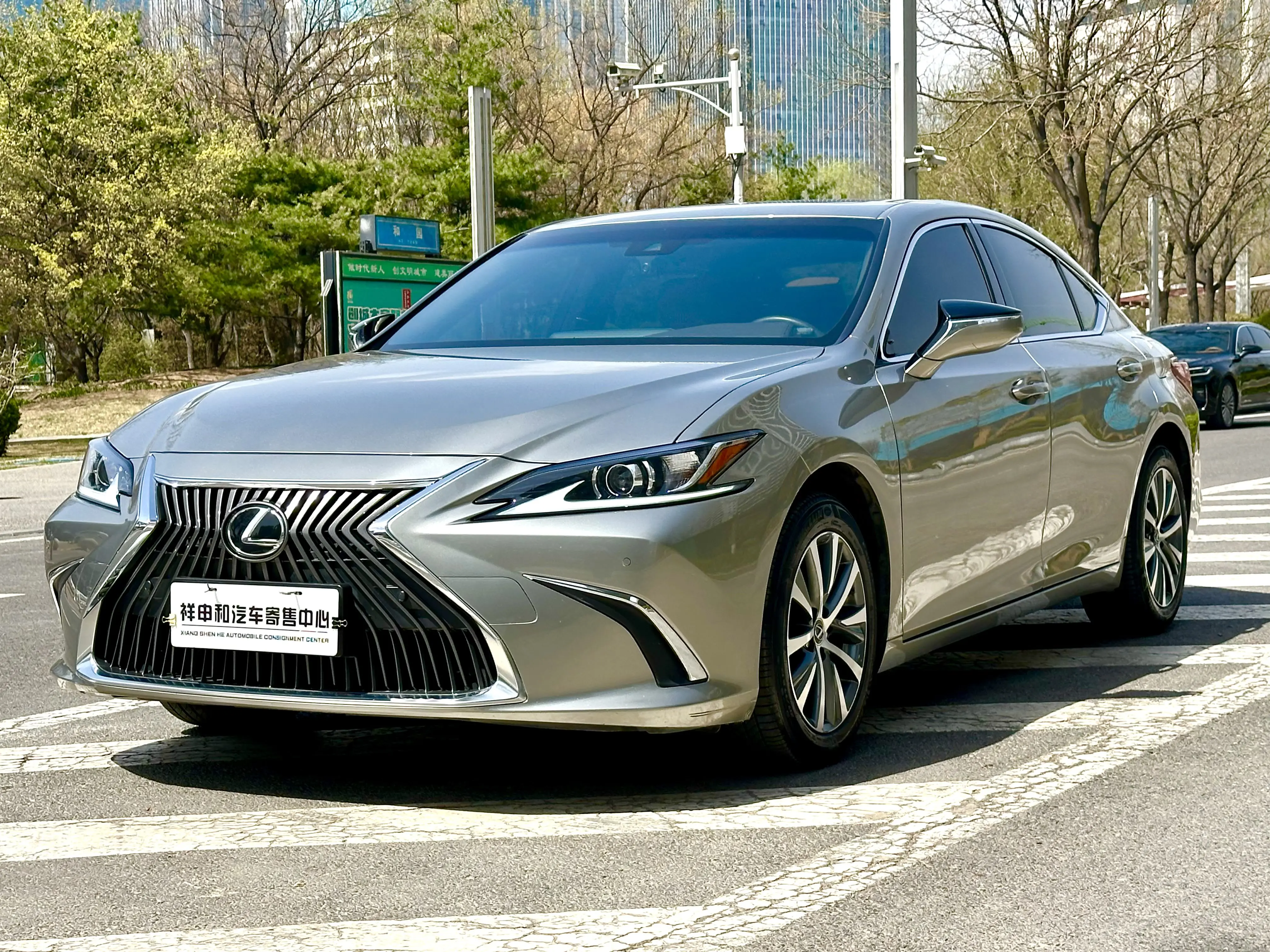 Lexus ES